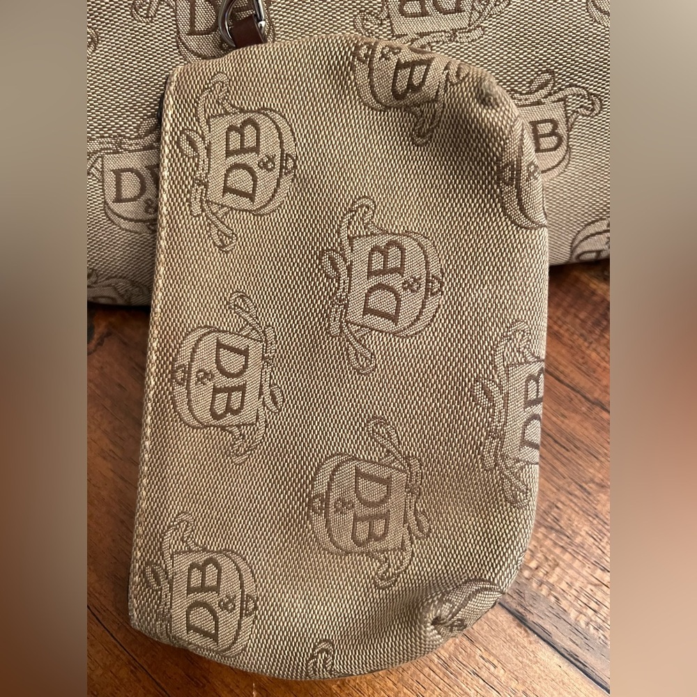 Dooney & Bourke | Signature Logo Tote - Picture 7 of 7
